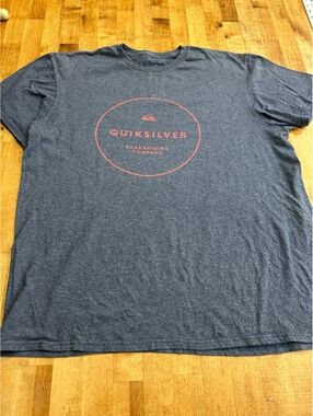 Quiksilver Men's Gray Graphic T-Shirt Size Large